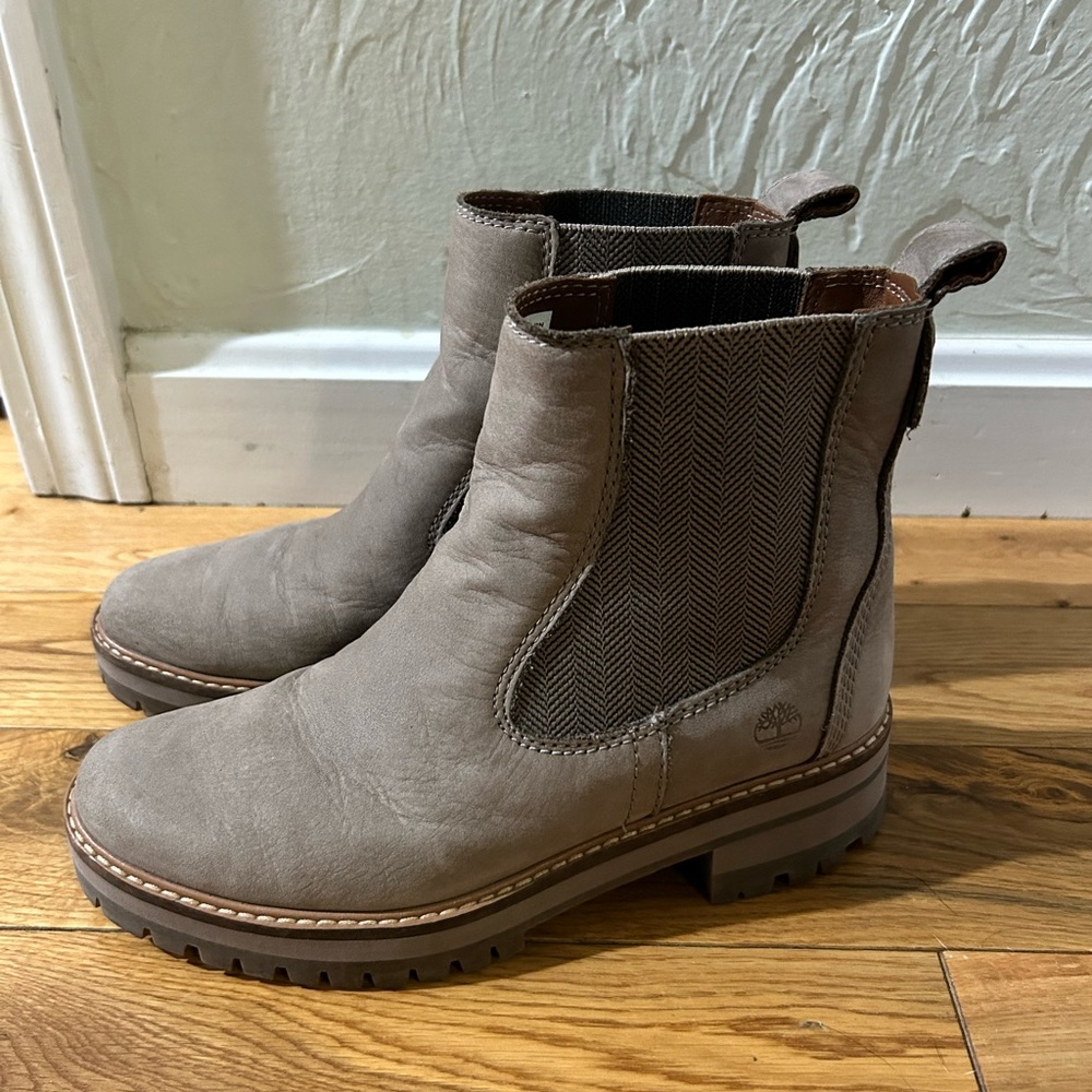 Timberland Women's Taupe Leather Chelsea Lug Ankle Boots